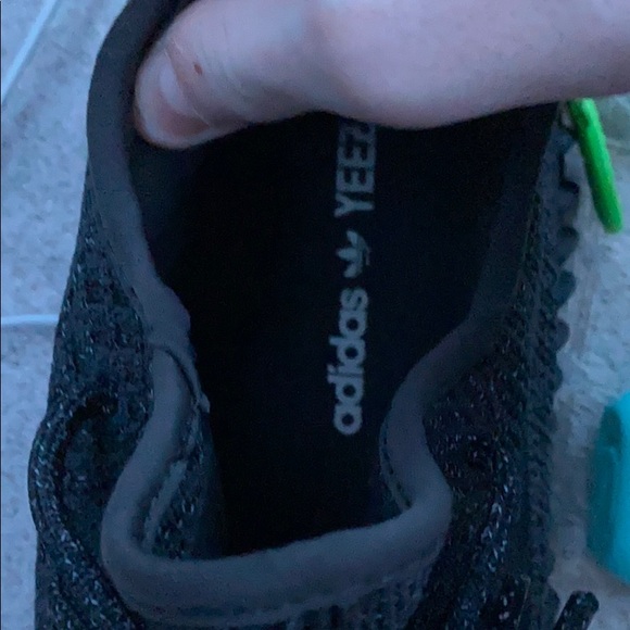 Black static Reflective Yeezy Boost 350 V2 - Picture 5 of 7